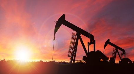 Средняя цена нефти Urals в январе выросла до $85,64