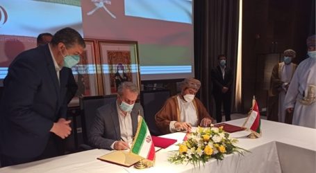 Иран и Оман подписали меморандум об экономическом сотрудничестве