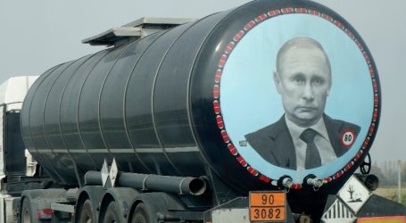 EU Ban on Russian Oil ‘Would Hit Everyone,’ Kremlin Says