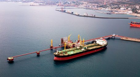Россия сократит экспорт нефти через западные порты на четверть