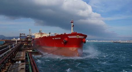 Приостановлена отгрузка нефти в порту Новороссийск из-за шторма