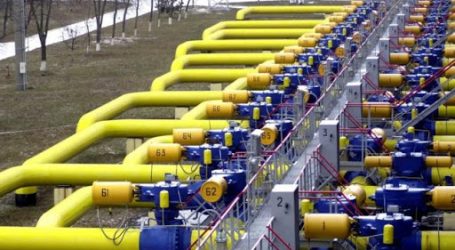 Транзит российского газа через Украину снизился вдвое