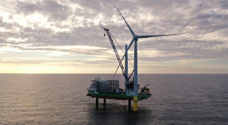 Ветряки крупнейшей морской электростанции дали первую энергию