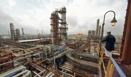 SOCAR Postpones Dismantling of Old Oil Refinery on Caspian Coast until 2021