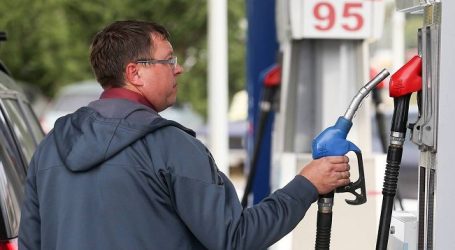 Бензин в России подорожал до исторического максимума