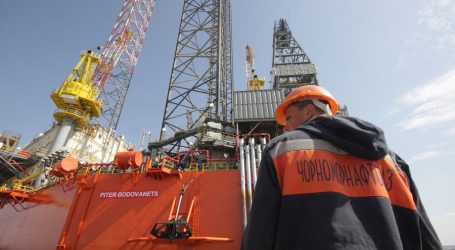 Российские нефтяники пропали после украинской атаки на морские объекты