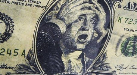 Эксперты назвали четыре фактора, угрожающие доллару