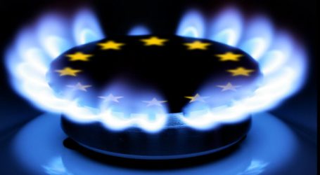 Цены на газ в Европе рухнули на 50%