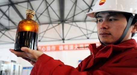 Китай в июле нарастил импорт нефти на 25%