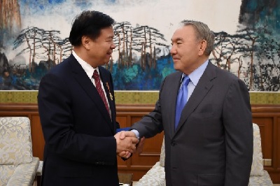 Нурсултан Назарбаев провел встречу с главой совета директоров CNPC