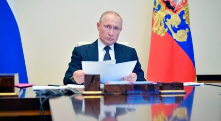 Путин поручил построить новые нефте- и газопроводы на Восток