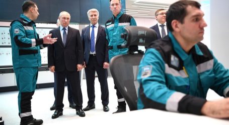 Президент России посетил новый нефтехимический комплекс «ЗапСибНефтехим»