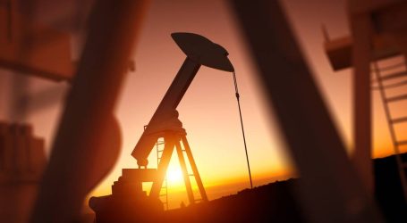Еврокомиссия повысила прогноз по цене барреля нефти Brent