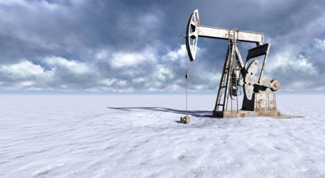 Стоимость нефти Brent впервые за год поднялась выше $64