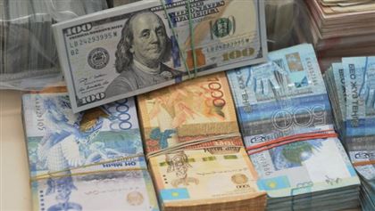 Analysts predict weakening of Kazakhstan currency to KZT 400/$1